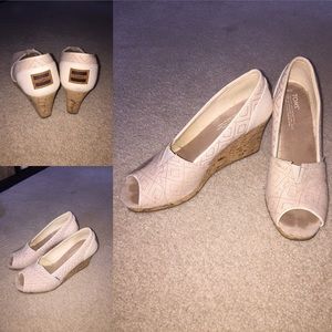 Toms wedges